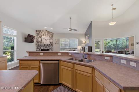 14779 Amelia View Drive, Jacksonville FL - photo 22 of 92