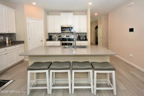 7324 Rock Brook Drive, Jacksonville FL - photo 10 of 71