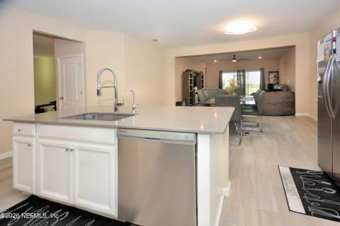 7324 Rock Brook Drive, Jacksonville FL - photo 12 of 71
