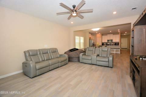 7324 Rock Brook Drive, Jacksonville FL - photo 15 of 71