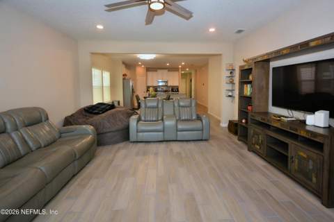 7324 Rock Brook Drive, Jacksonville FL - photo 18 of 71