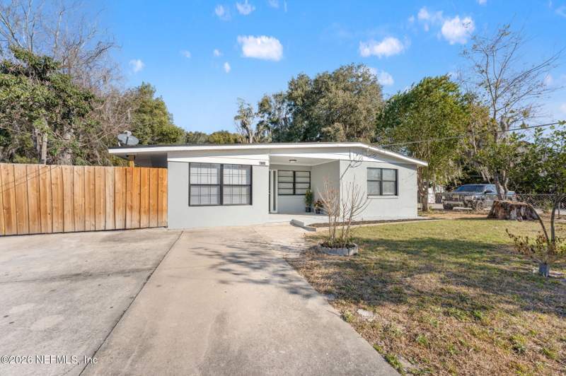 4 bedroom Single Family Residence at 4721 Bedford Road, John T Hunter Garden, Jacksonville — photo 2