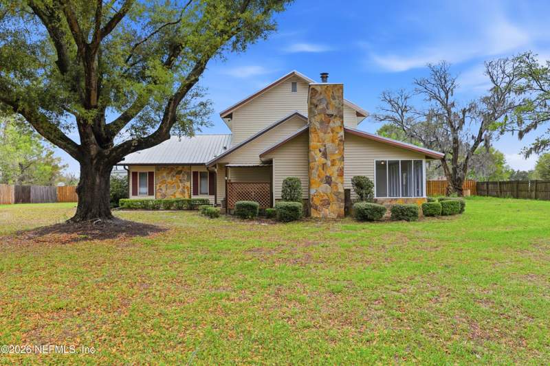 3 bedroom Single Family Residence at 8638 127th Drive, Live Oak, Live Oak — photo 3