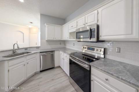10000 Gate Parkway #726, Jacksonville FL - photo 18 of 44
