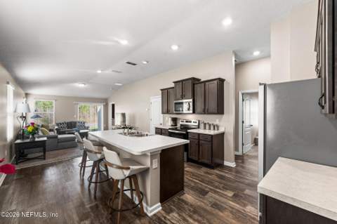 6188 Bucking Bronco Drive, Jacksonville FL - photo 9 of 25