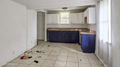 1662 Oakhurst Avenue, Jacksonville FL - photo 6 of 13