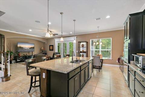 3914 Mediterranean Court, Jacksonville FL - photo 17 of 44