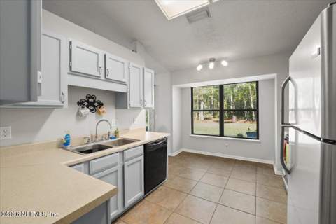 14724 Cape Drive, Jacksonville FL - photo 16 of 45