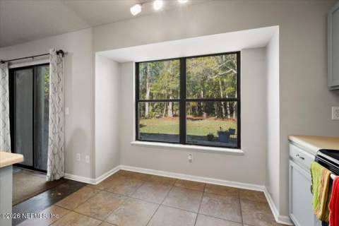 14724 Cape Drive, Jacksonville FL - photo 15 of 45