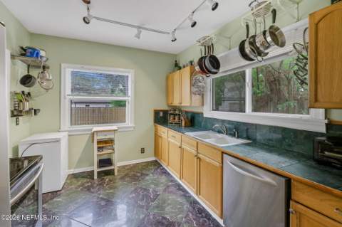 2718 Ernest Street, Jacksonville FL - photo 19 of 47