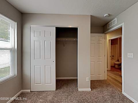 1384 Sarahs Landing Drive, Jacksonville FL - photo 7 of 21