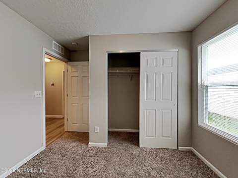 1384 Sarahs Landing Drive, Jacksonville FL - photo 9 of 21