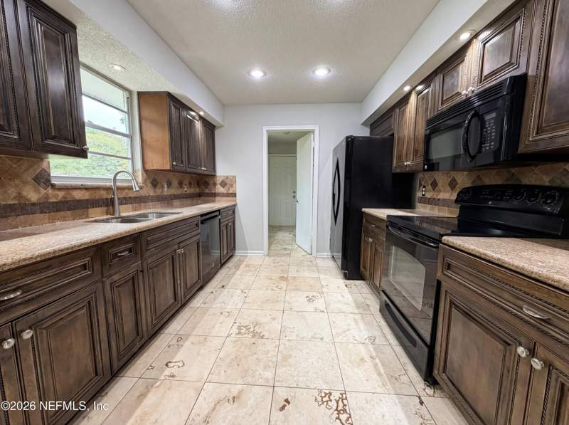 4 bedroom Single Family Residence at 606 Gulfstream Trail, Park West, Orange Park — photo 2