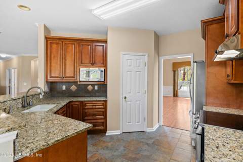 2300 Pine Needle Court, Fleming Island FL - photo 12 of 38