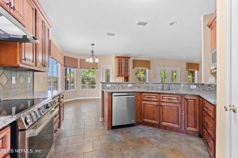 2300 Pine Needle Court, Fleming Island FL - photo 13 of 38