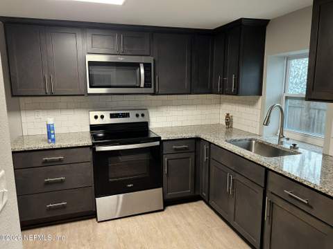 5242 101st Street #2, Jacksonville FL - photo 7 of 30