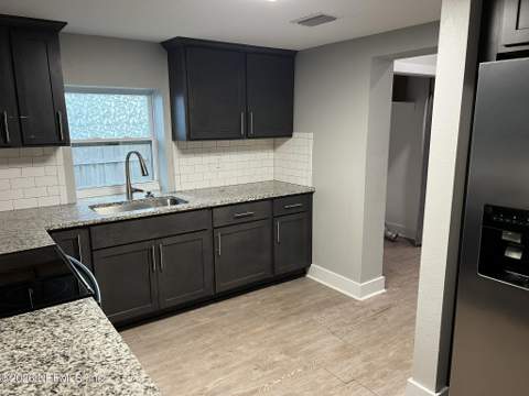 5242 101st Street #2, Jacksonville FL - photo 9 of 30