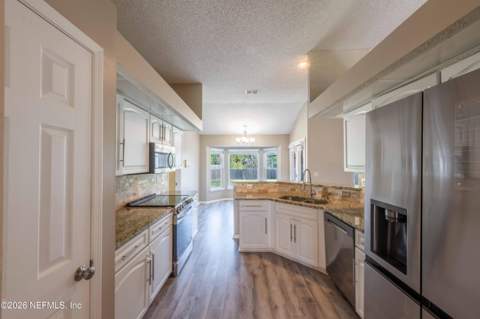 7940 Ortega Bluff Parkway, Jacksonville FL - photo 13 of 36