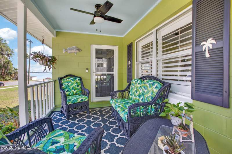 3 bedroom Single Family Residence at 105 Central Avenue, Crescent City Blks, Crescent City — photo 4