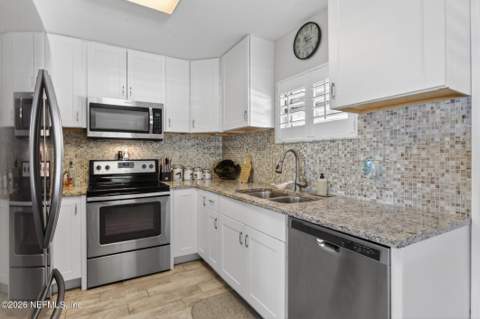 105 Central Avenue, Crescent City FL - photo 6 of 53