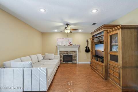 2370 Wood Hollow Lane #B, Fleming Island FL - photo 7 of 43