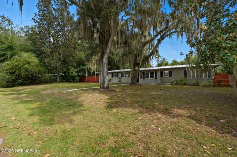 130 SW Peach Street, Keystone Heights FL - photo 7 of 38