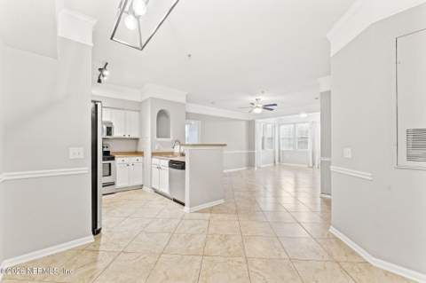 8550 Touchton Road #127, Jacksonville FL - photo 11 of 36