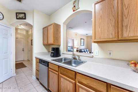 7990 Baymeadows Road #416, Jacksonville FL - photo 9 of 33