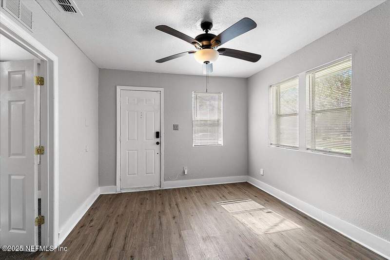 2 bedroom Single Family Residence at 3607 Gilmore Street, Murray Hill Heights, Jacksonville — photo 2
