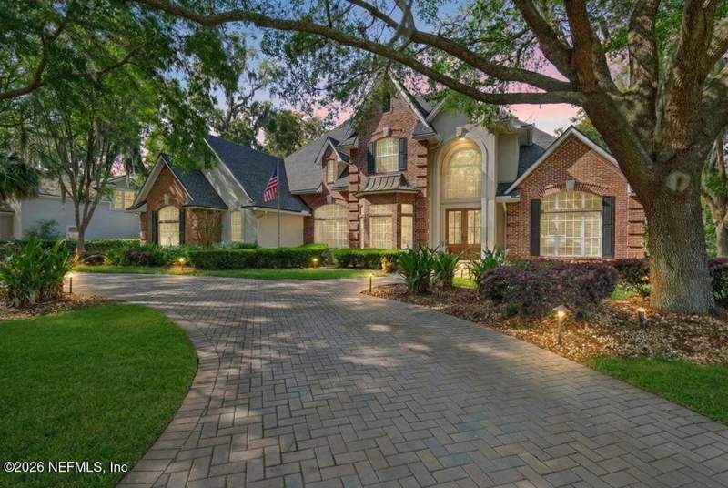 5 bedroom Single Family Residence at 13719 Saxon Lake Drive, Queens Harbour Cc, Jacksonville — photo 3