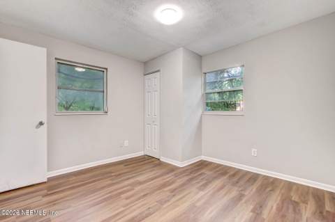 3302 Dignan Street, Jacksonville FL - photo 8 of 13
