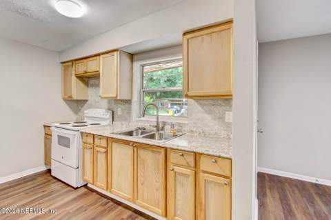 3302 Dignan Street, Jacksonville FL - photo 10 of 13