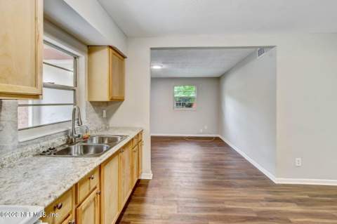 3302 Dignan Street, Jacksonville FL - photo 11 of 13