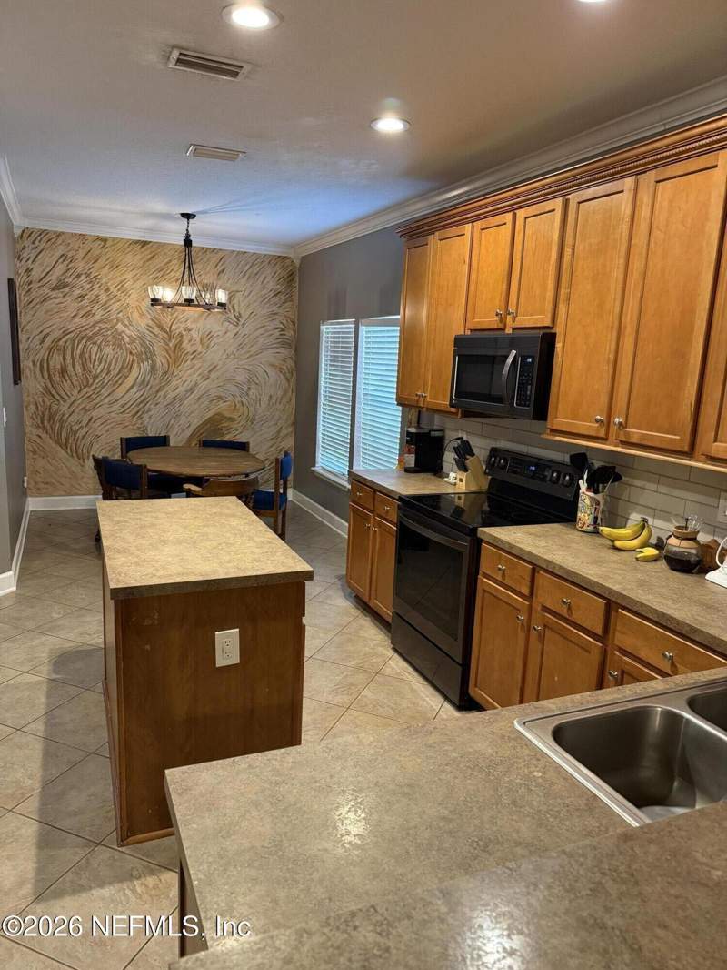 4 bedroom Single Family Residence at 12404 Cadley Circle, Villages Of Westport, Jacksonville — photo 5