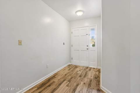4063 Laurelwood Drive, Jacksonville FL - photo 13 of 38