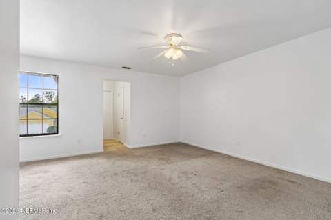 4063 Laurelwood Drive, Jacksonville FL - photo 6 of 38