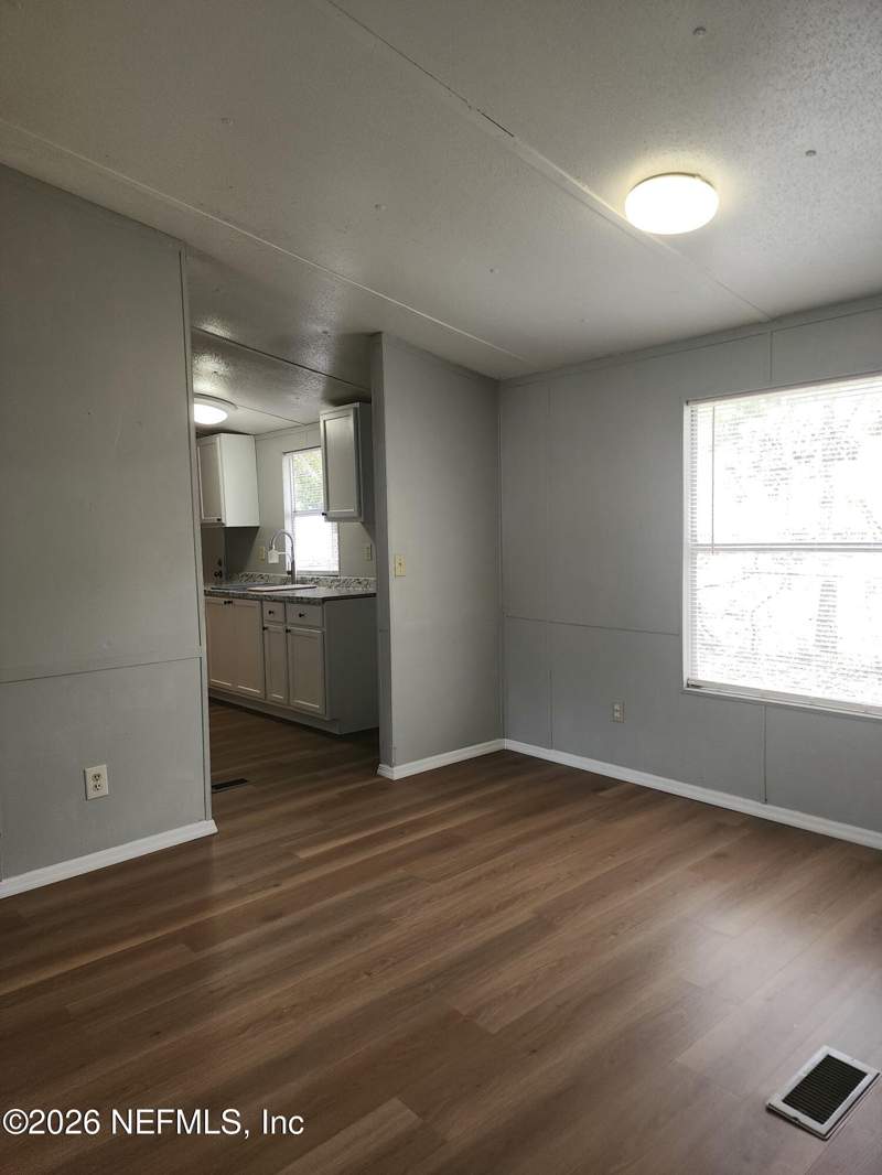 3 bedroom Mobile Home at 439 Vermont Avenue, St Johns Mobile Home Village, Green Cove Springs — photo 3