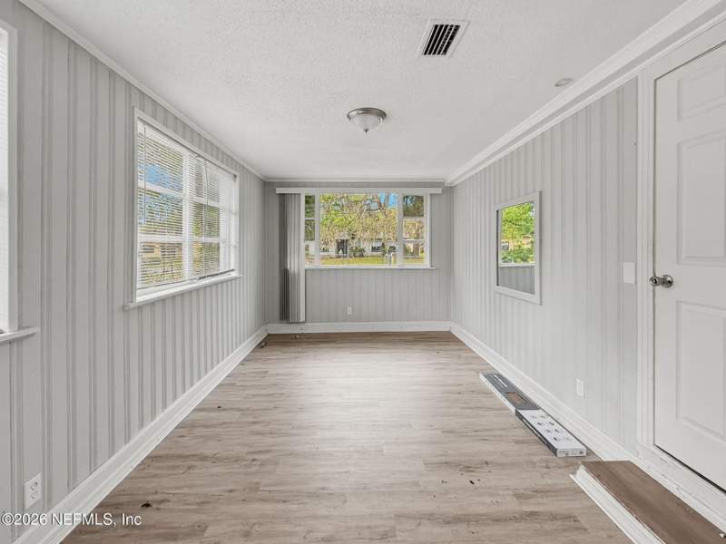 3 bedroom Single Family Residence at 5925 Oaklane Drive, Forrest Brook, Jacksonville — photo 5