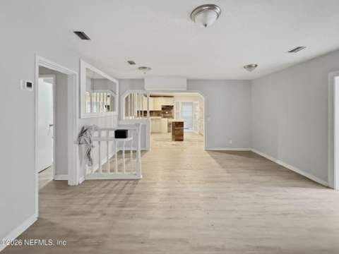 5925 Oaklane Drive, Jacksonville FL - photo 7 of 34