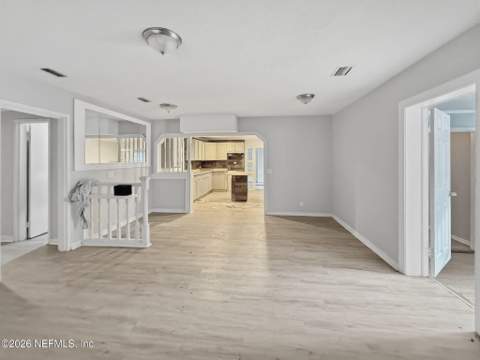 5925 Oaklane Drive, Jacksonville FL - photo 8 of 34