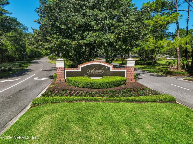 5 bedroom Single Family Residence at 12925 Huntley Manor Drive, Jax Golf & Cc, Jacksonville — photo 2