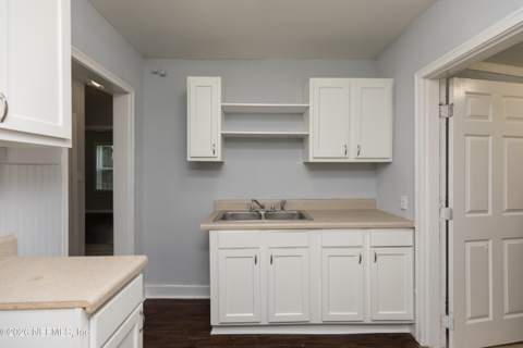 865 Brandywine Street, Jacksonville FL - photo 8 of 30