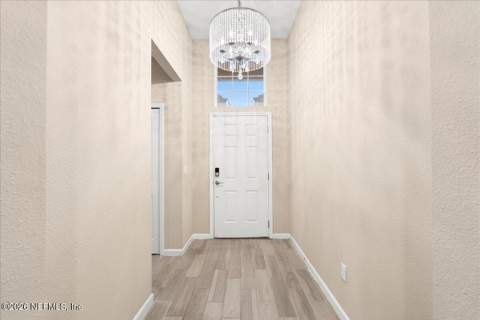 7611 Rock Brook Drive, Jacksonville FL - photo 7 of 48