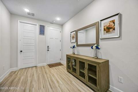 11537 Admiral Cv Drive, Jacksonville FL - photo 7 of 39