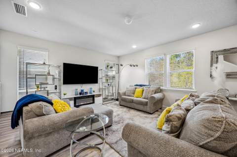 11537 Admiral Cv Drive, Jacksonville FL - photo 8 of 39