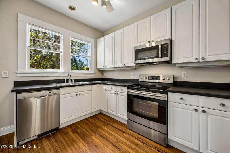 2 bedroom Single Family Residence at 2358 Ernest Street, Riverside, Jacksonville — photo 4