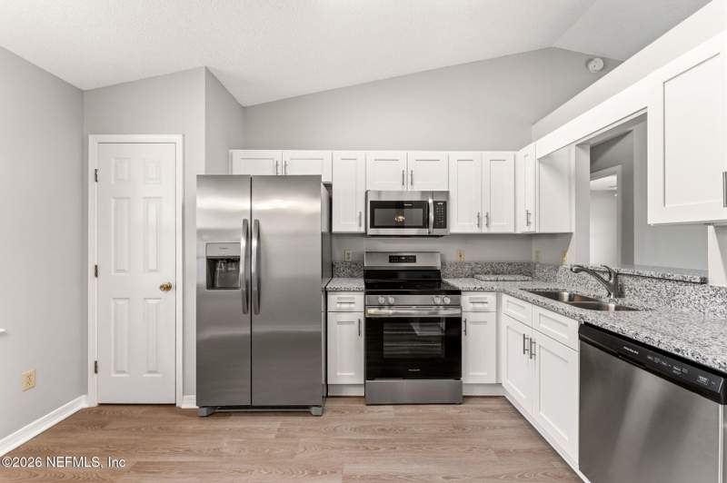 3 bedroom Single Family Residence at 7809 Allspice Circle, Cinnamon Lakes, Jacksonville — photo 5