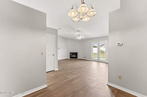 7809 Allspice Circle, Jacksonville FL - photo 9 of 28