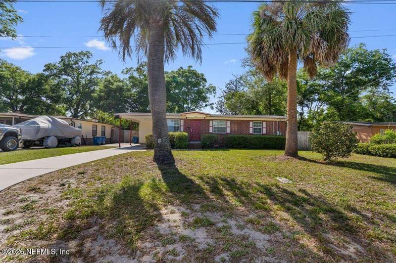 3 bedroom Single Family Residence at 2306 Red Oak Drive, Lake Lucina, Jacksonville — photo 2
