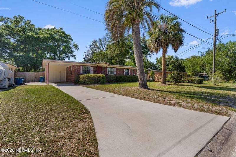 3 bedroom Single Family Residence at 2306 Red Oak Drive, Lake Lucina, Jacksonville — photo 3